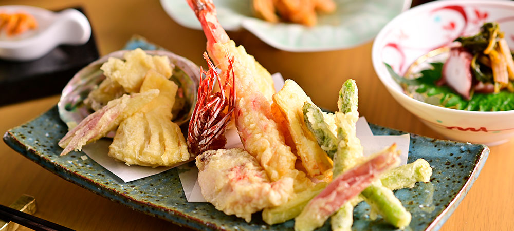 遠客のおもてなしや華やかなお祝いの席に。長崎の恵み豊かな幸を味わう絢爛旬味の天ぷら・寿司会席コース「橘 」