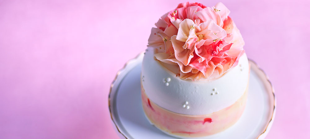 Gateaux Anniversaire  (ガトーアニヴェルセル) ～母の日に贈る、華やかな感謝のメッセージ～  ※テイクアウトのみ