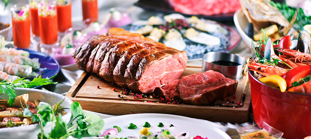 初夏の陽光に輝くいろどり料理ランチ＆ディナービュッフェでたのしむ美味しいひと皿