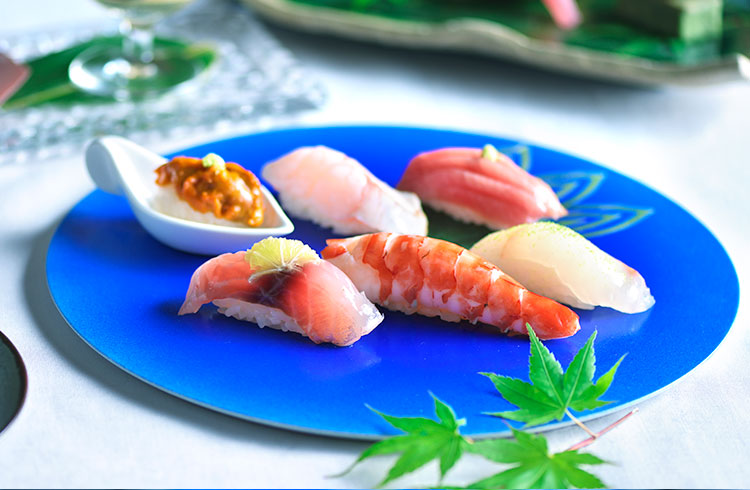 瓊鶴海独自の長崎前で味わう、旬魚の寿司ディナーコース 「桜雲 -OUUN-」