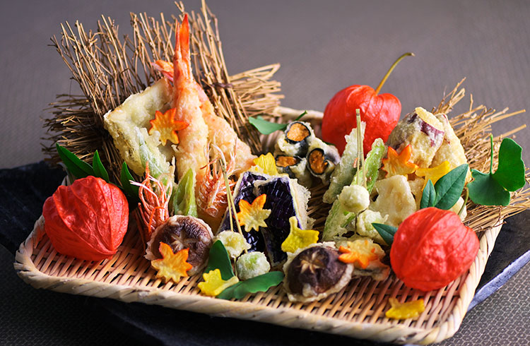 秋の味覚を揚げたてで味わう、贅沢な天ぷらランチ「稲佐 -INASA-」